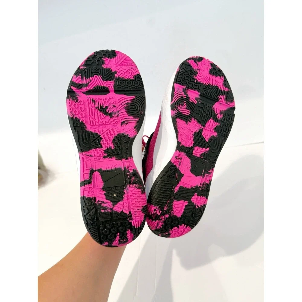 Nike Team Hustle Girls 5.5y Kids' Basketball Shoes NWT pink Black School Preppy